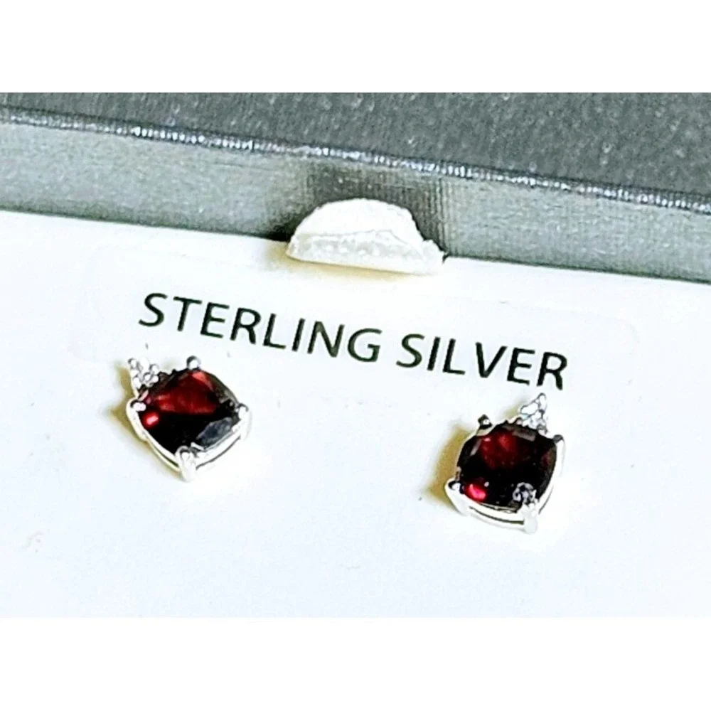 Sterling Silver Genuine Garnet‎ Stud Earrings January Birthstone Red Gift Boxed